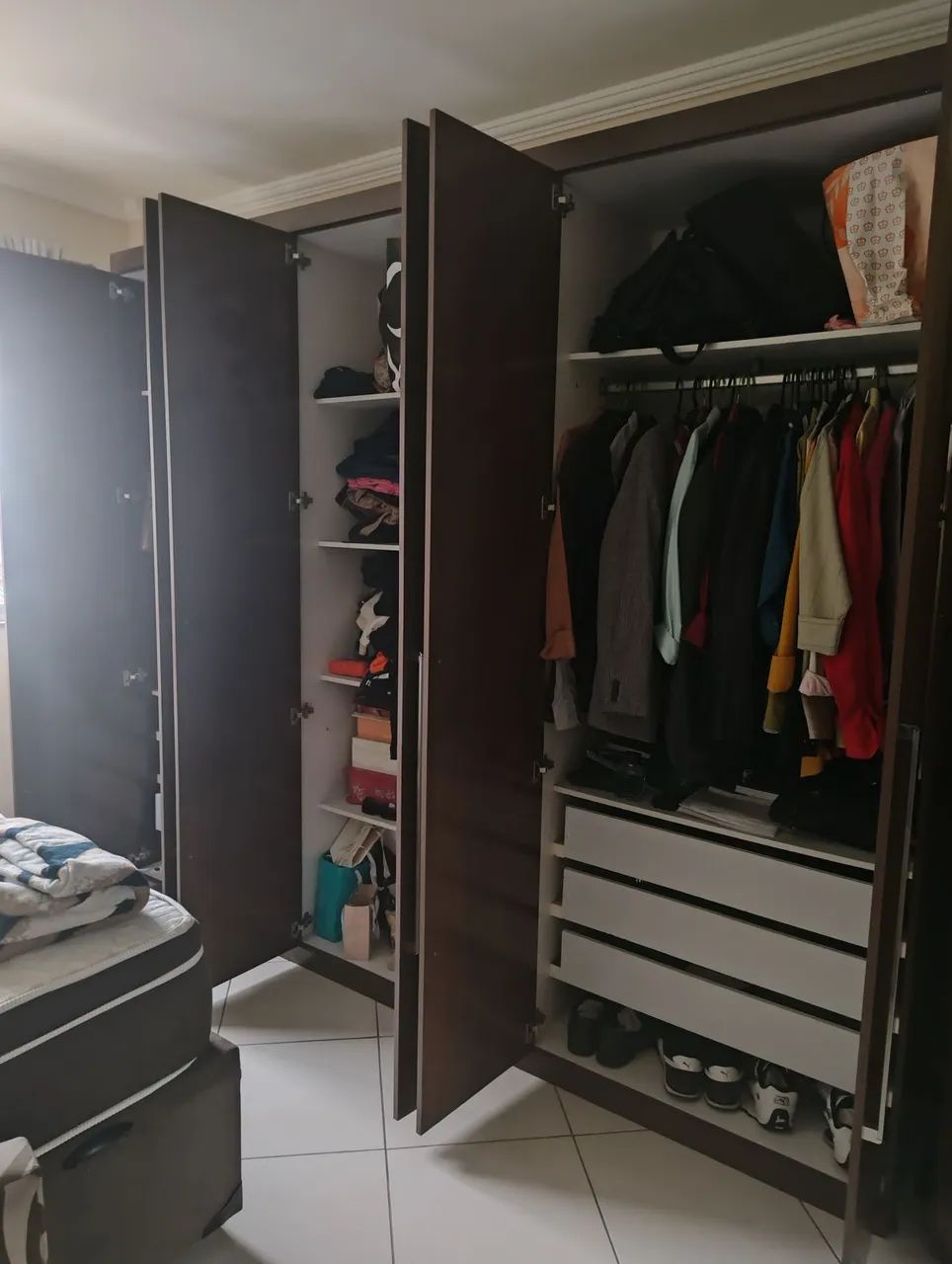 Guarda roupa 6 portas - Foto 2