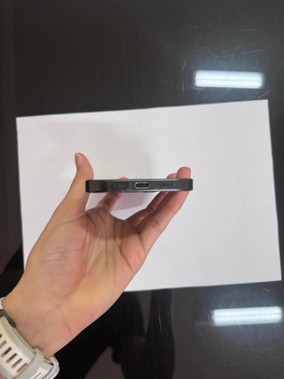 VENDO - iPhone 16 Pro + Apple Watch Series 9 - Foto 5
