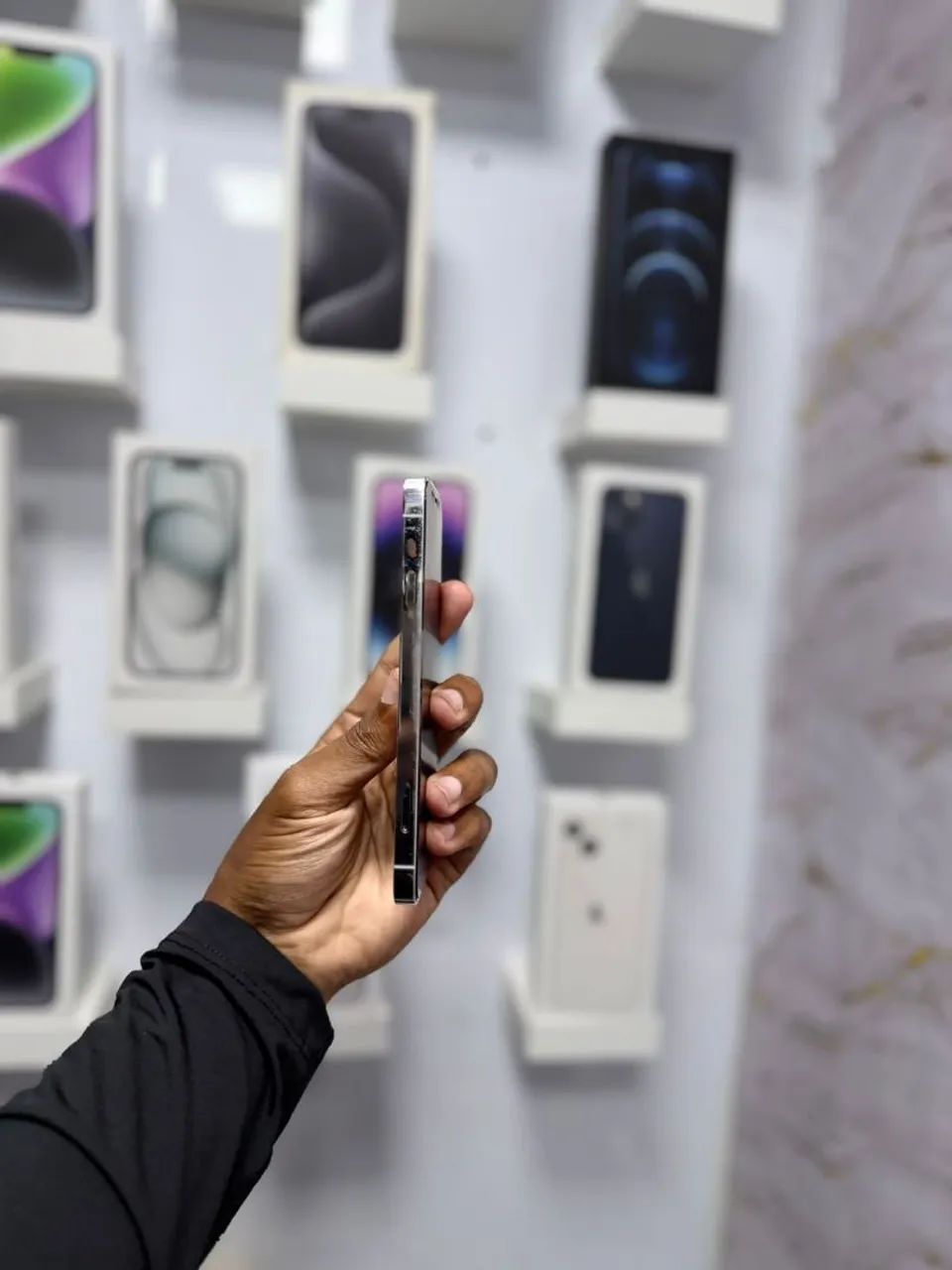 IPHONE 12 PRO 128GB<br>R$ 2.099,00 - Foto 4