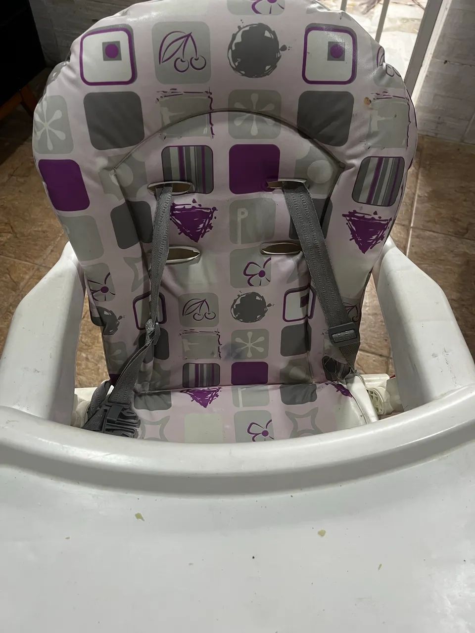 Cadeirinha de alimentação 