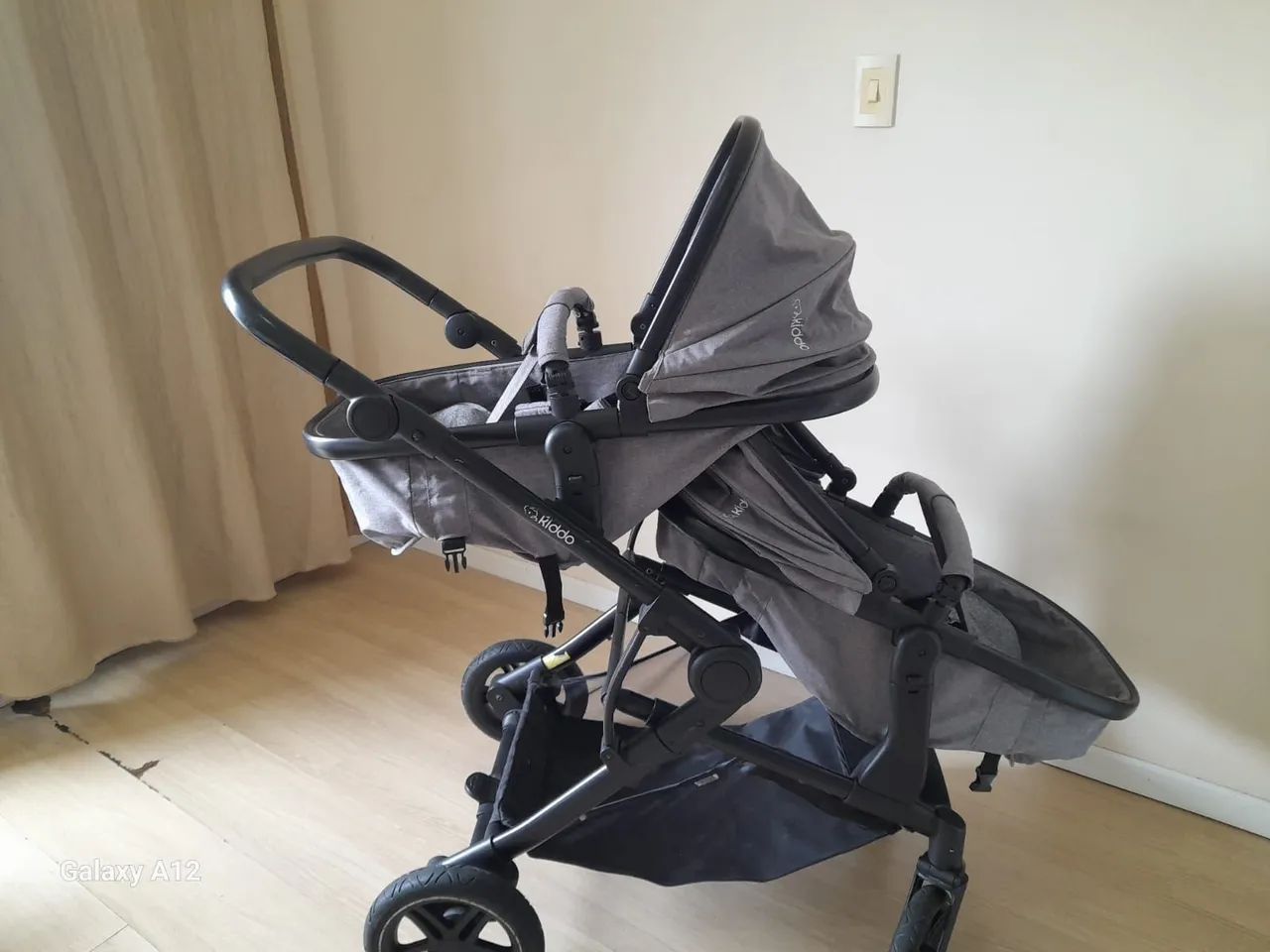 Carrinho de gêmeos Moisés com bebe conforto e base  - Foto 3