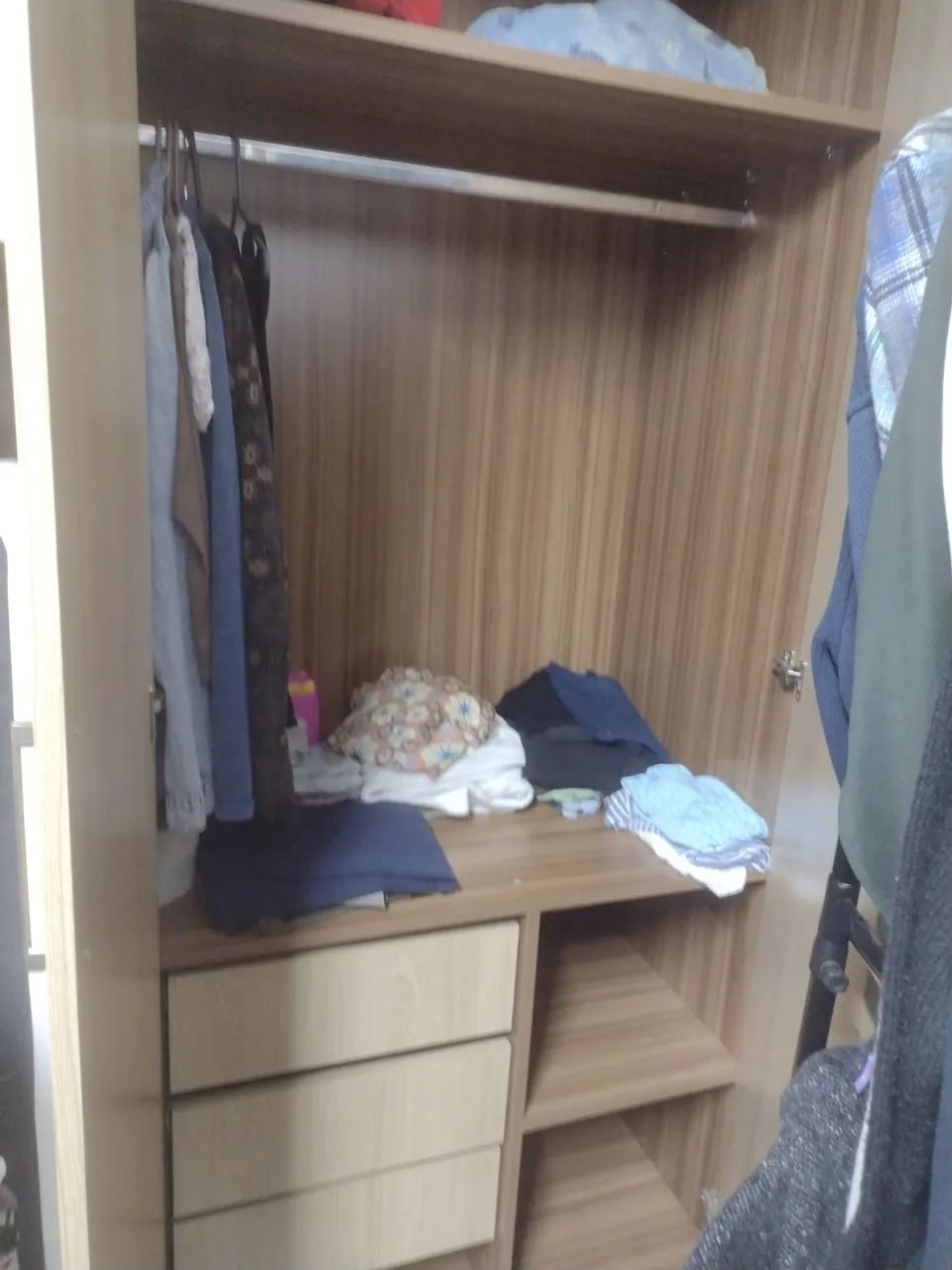 2 Guarda roupas em MDF com cama de solteiro confeccionados sob medida - Foto 5