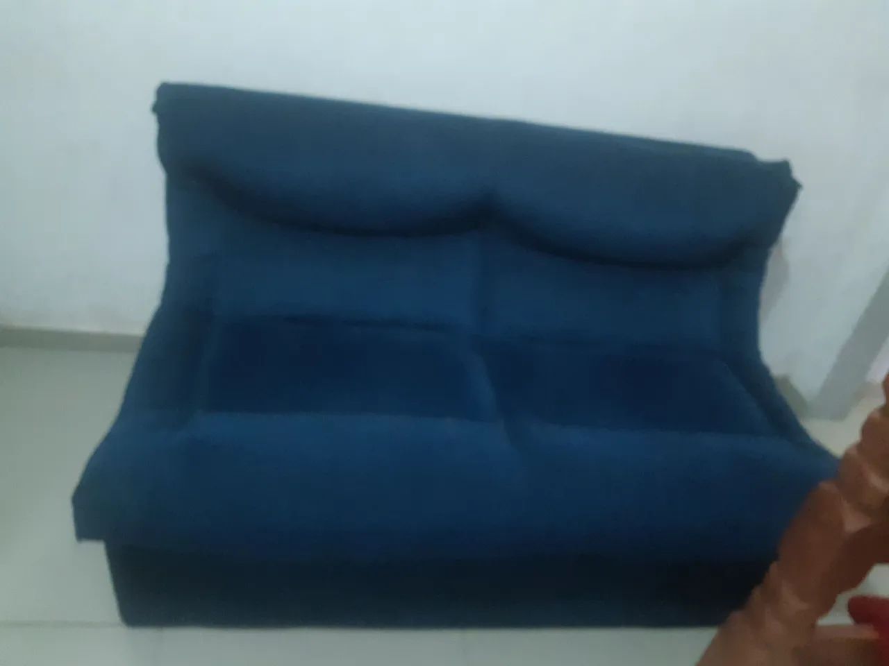 Sofá de dois lugares 