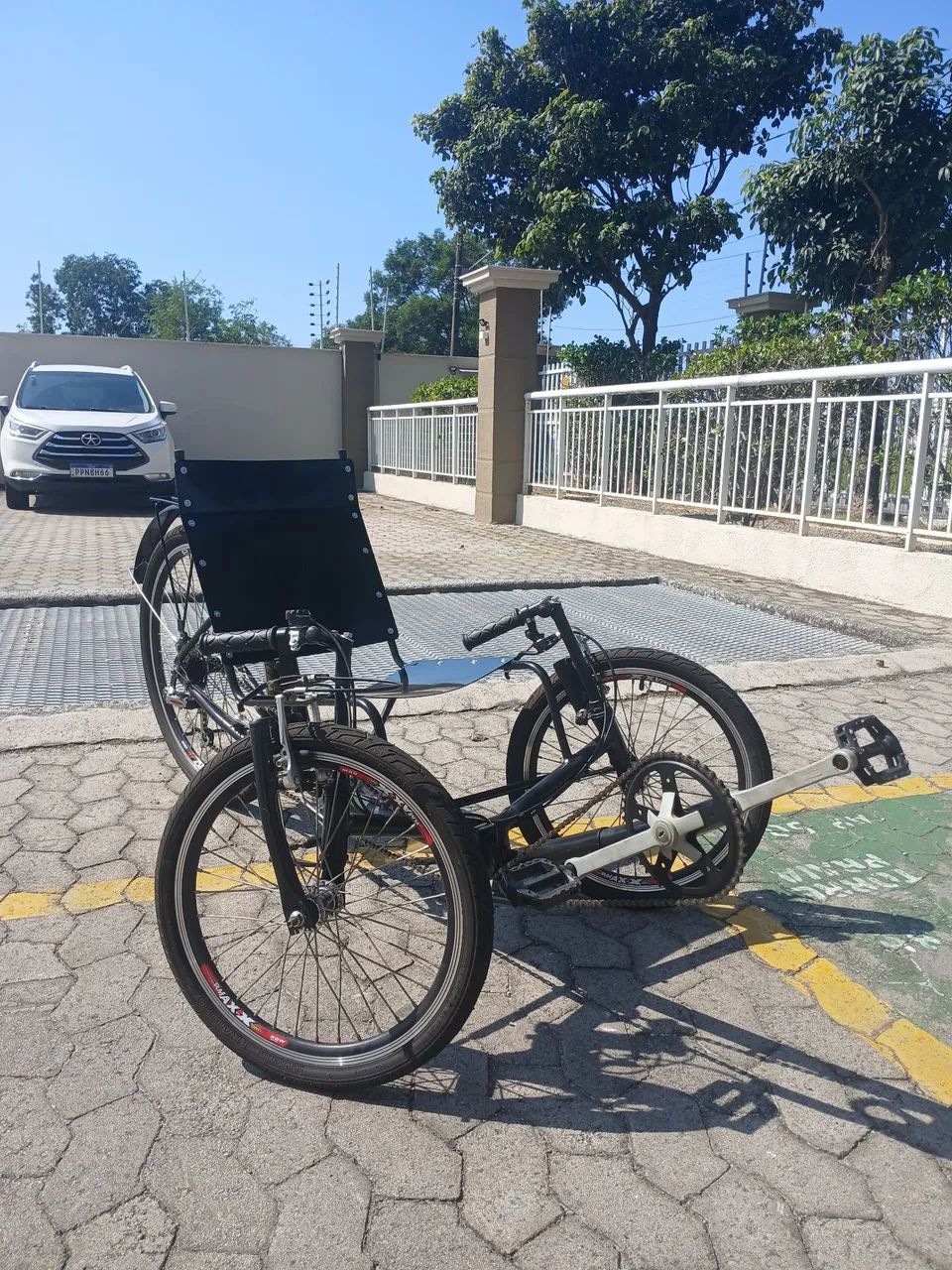 Triciclo à pedal - Foto 5