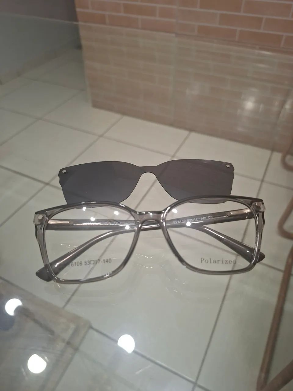 Óculos  clipon feminino 