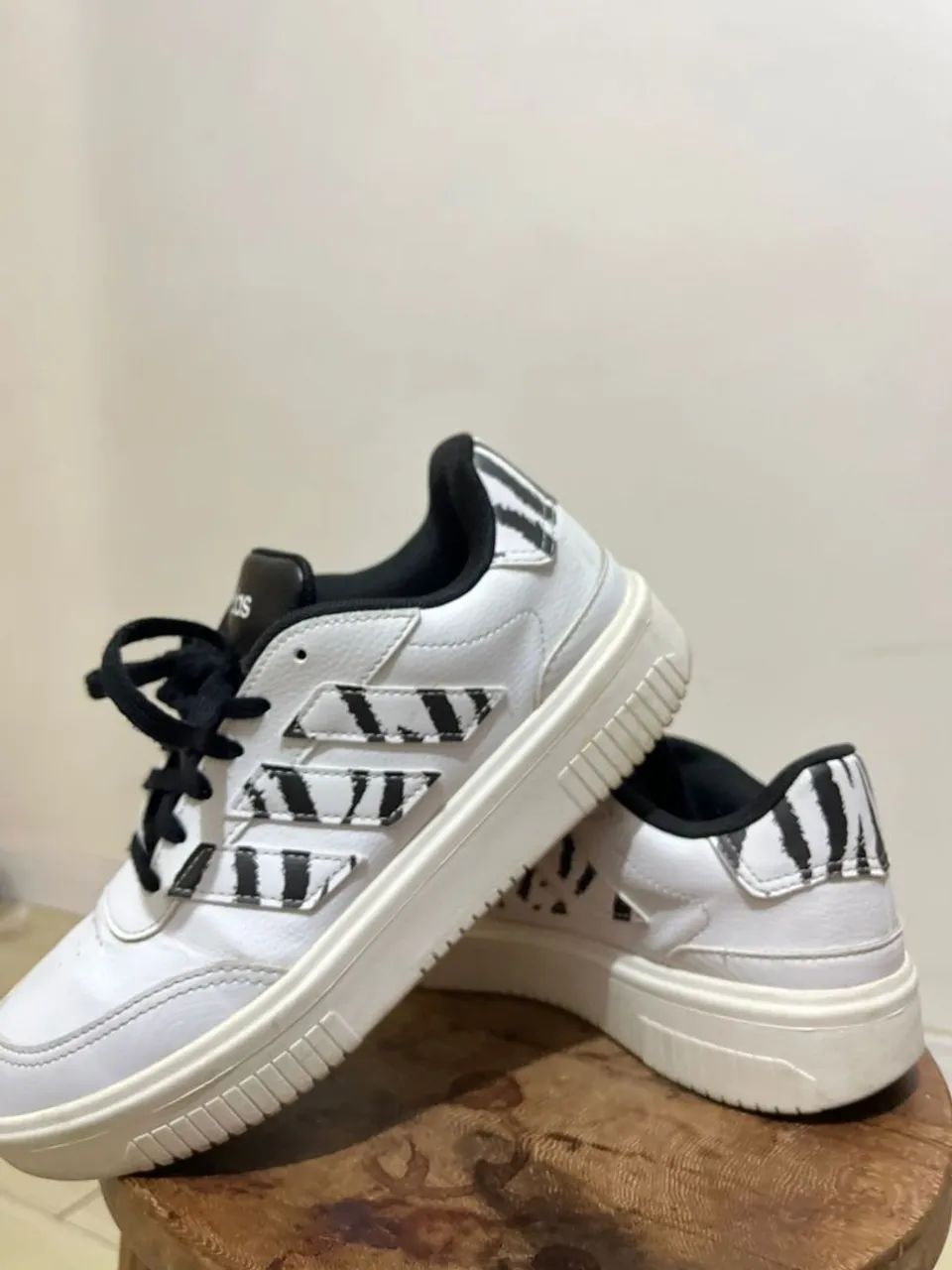 Adidas tamanho 37