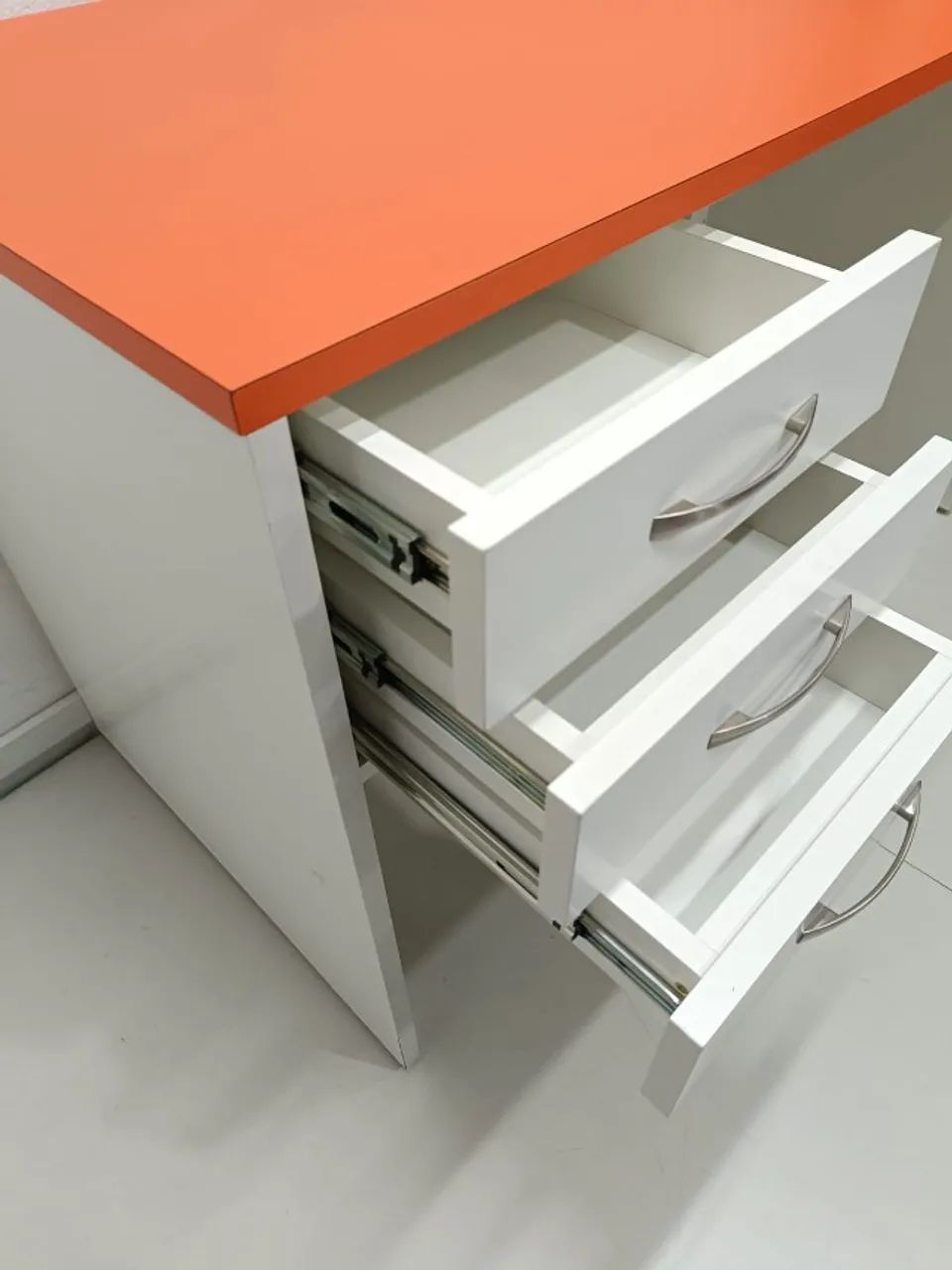 Mesa de escritório seminova - Foto 4