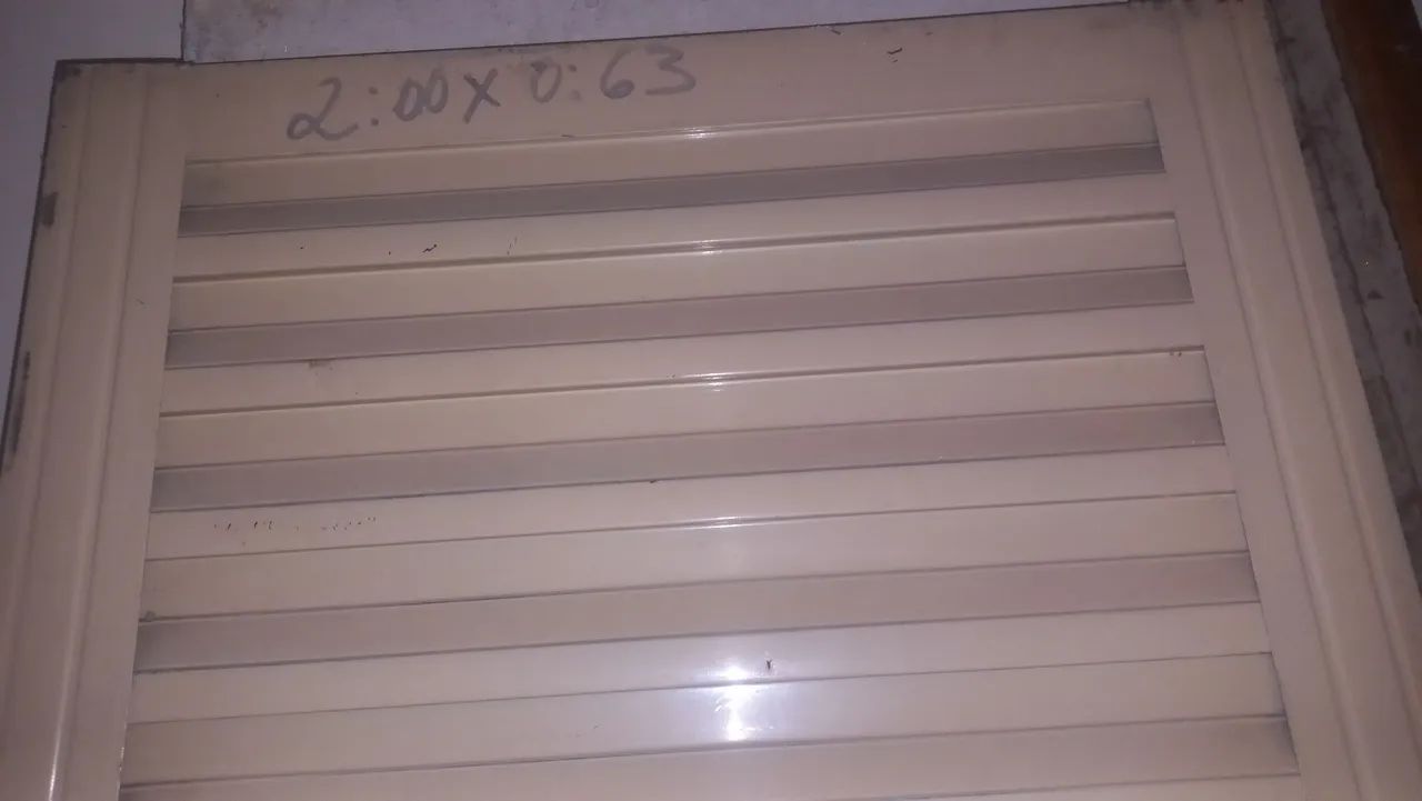 PORTA VENEZIANA 2.00X63 COM FECHADURA E CHAVE 