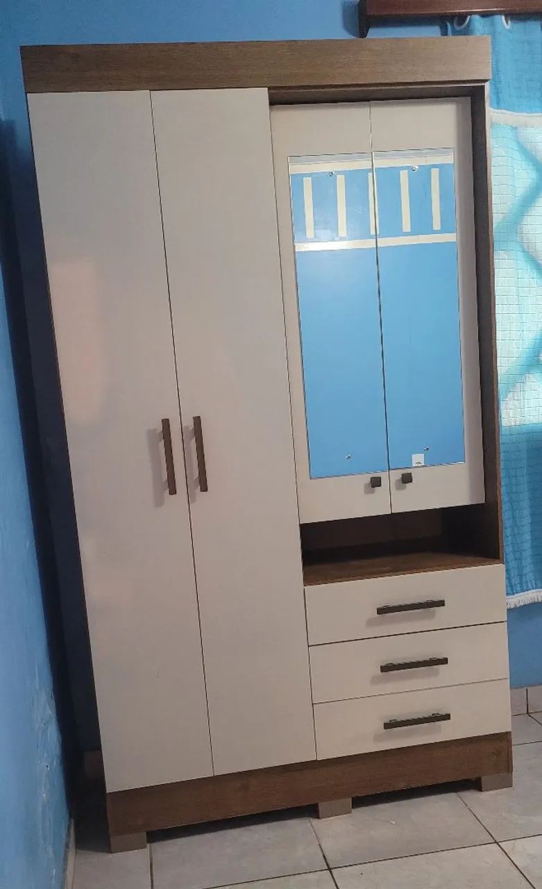 Guarda roupa e cama com colchão 