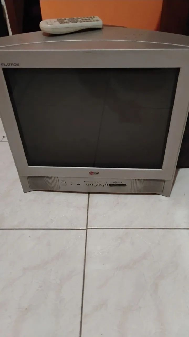 Tv LG. 16. Pol. Em ótimo condições  - Foto 2