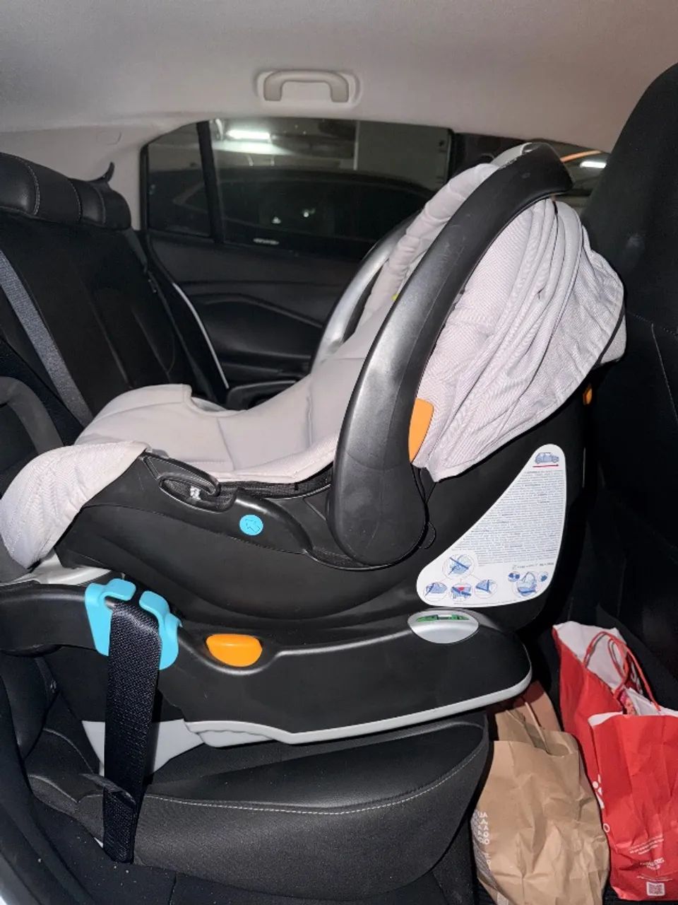 Bebê conforto com base Chicco