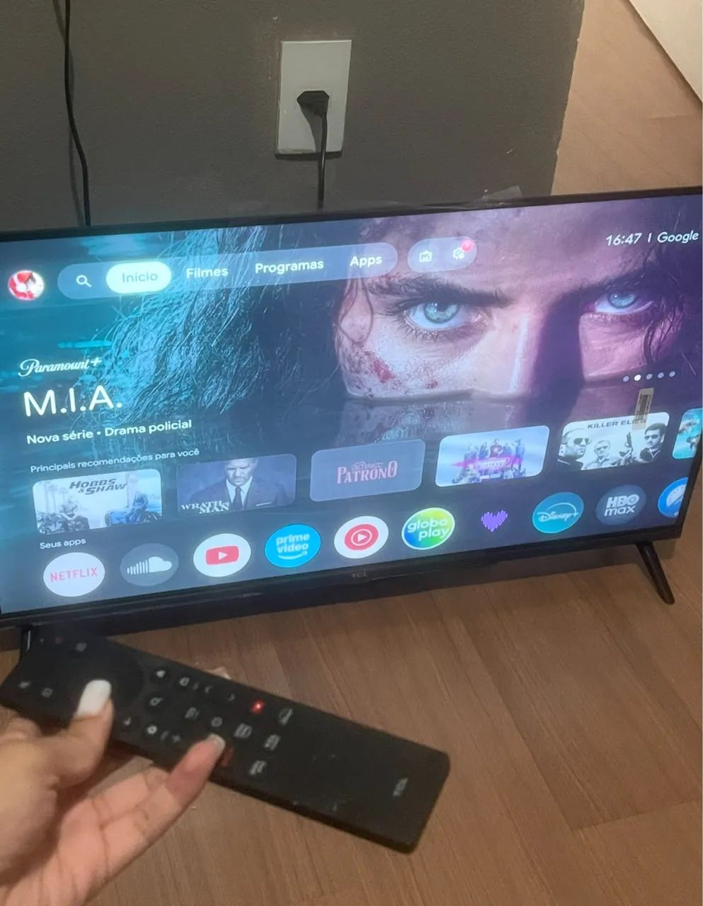 Vendo smart tv 32 polegadas semi-nova