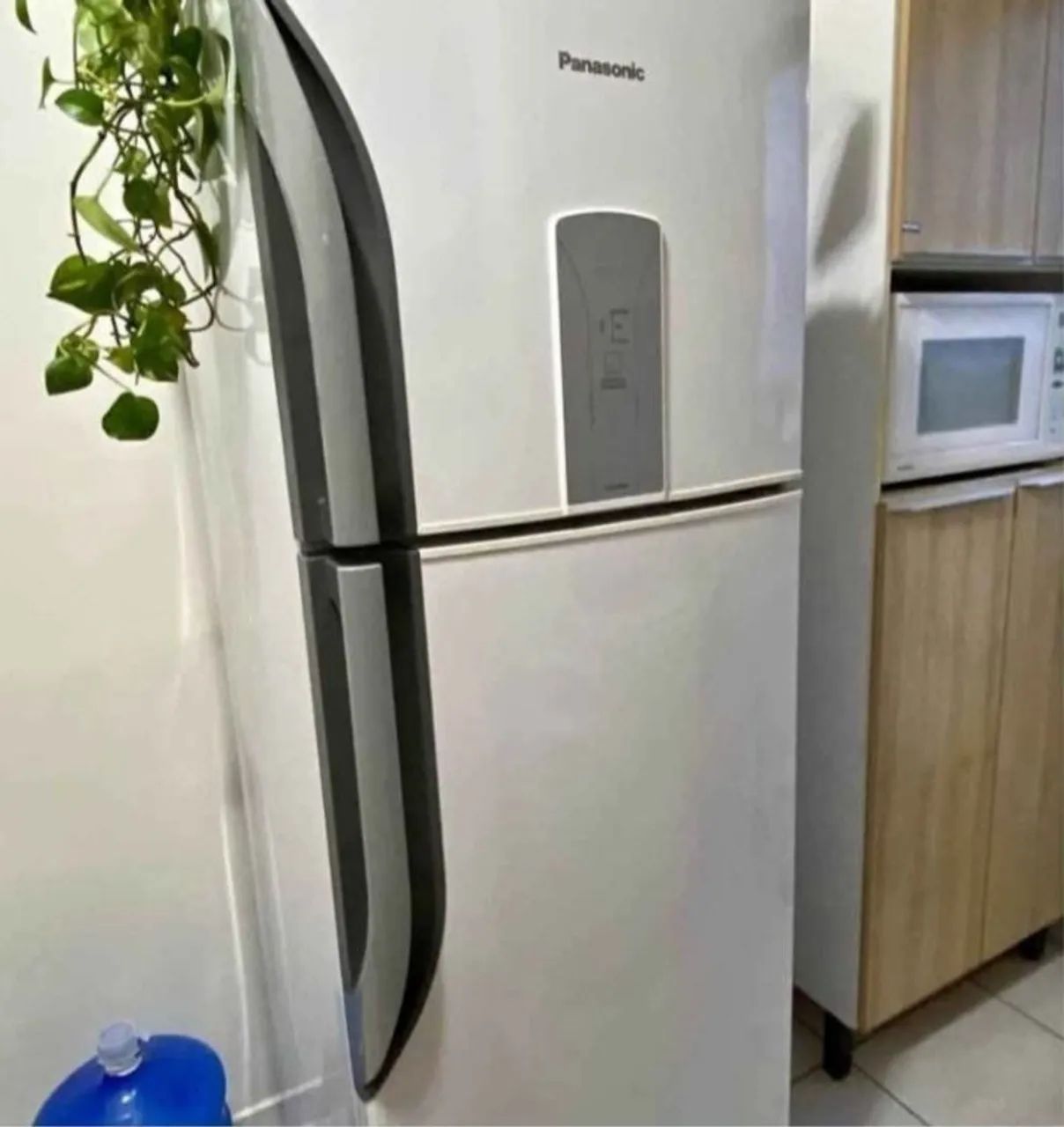 Geladeira Panasonic bem conservada funcionando perfeitament 