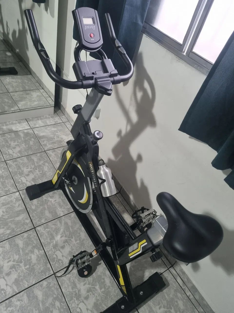 Bicicleta spinning WCT - Roda 13kg de inércia  - Foto 5