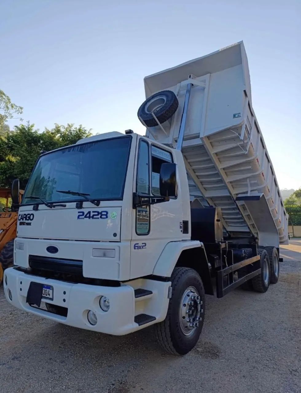 Ford Cargo 2428e caçamba  - Foto 5