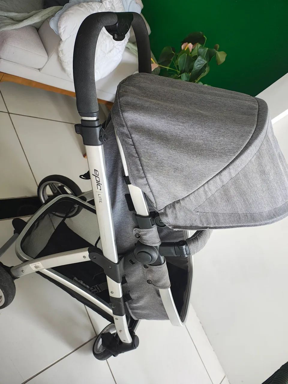 Carrinho de Bebê Epic Lite da Infanti - Foto 5
