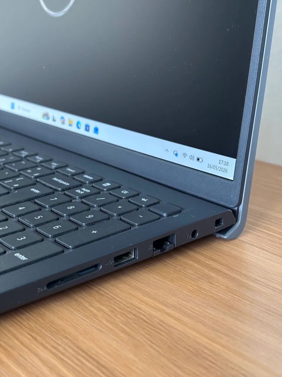 Notebook Dell Vostro 15, I3 11a Gen, SSD, 8GB RAM. - Notebooks