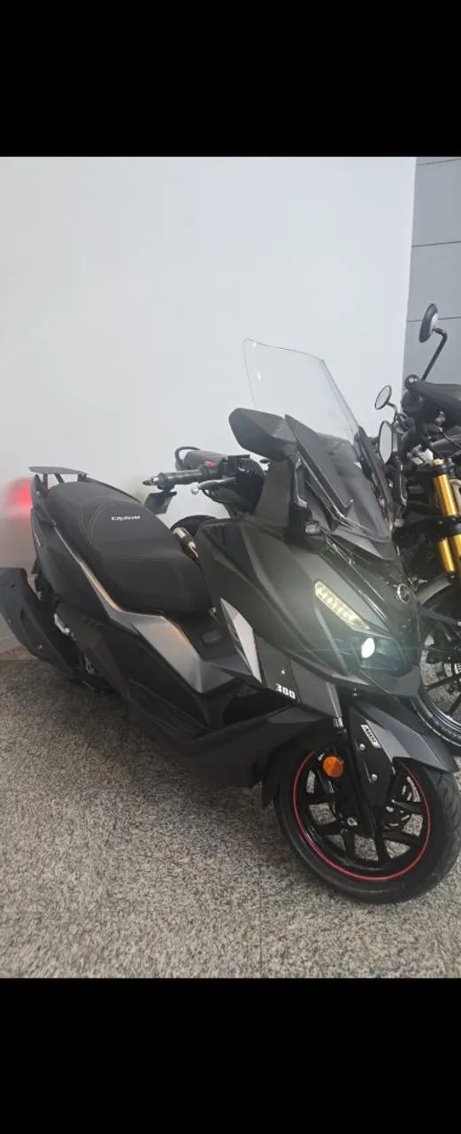Dafra Cruisym 300