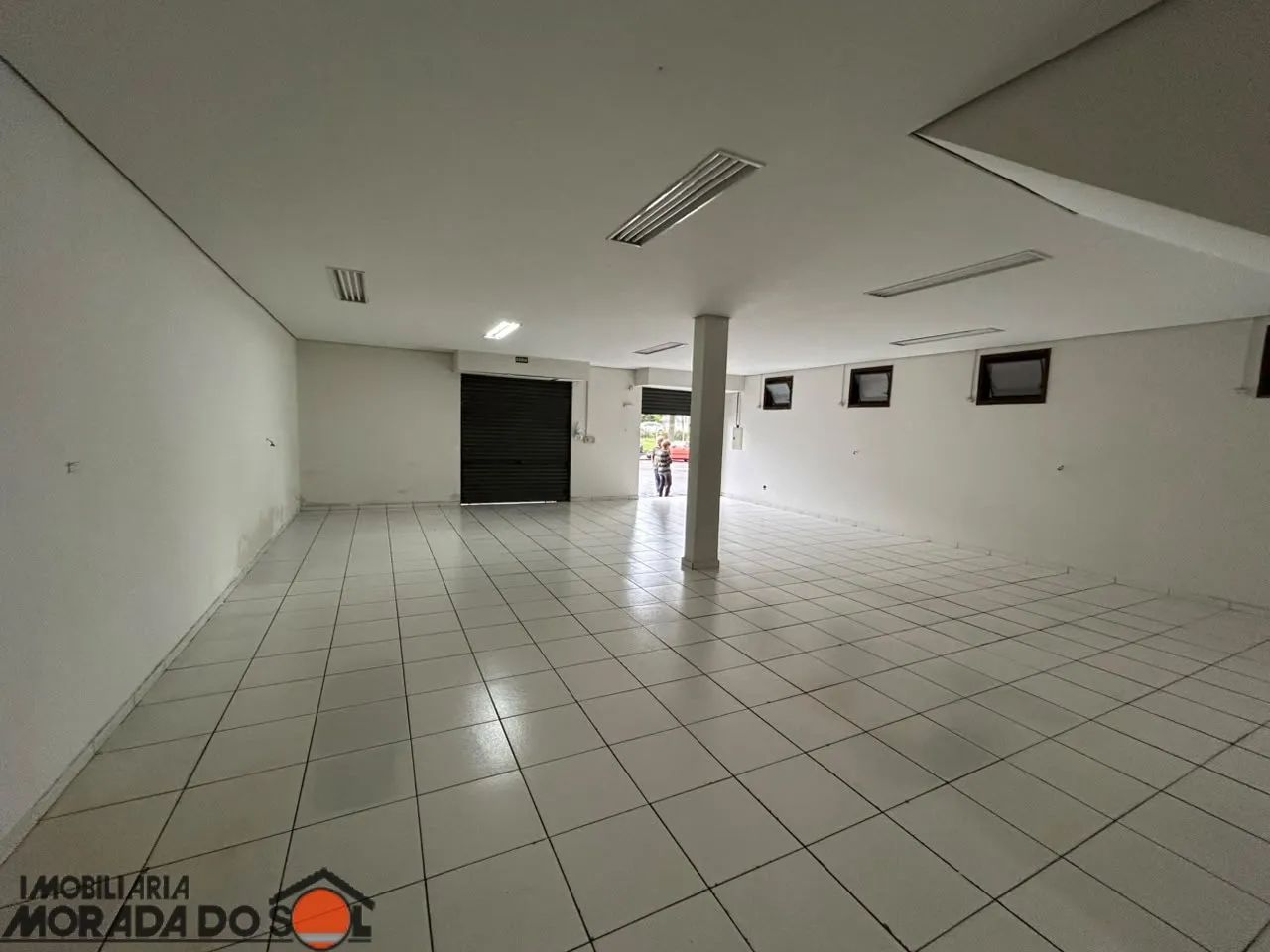 Salão para alugar no bairro Jardim América - Maringá/PR - Foto 4