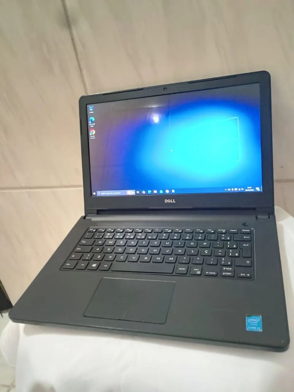 Notebook Dell i3 de 4° com 8gb de memória RAM e bateria boa 