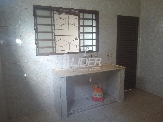 Casa para alugar com 3 dormitórios em Planalto, Uberlândia cod:863301 - Foto 16
