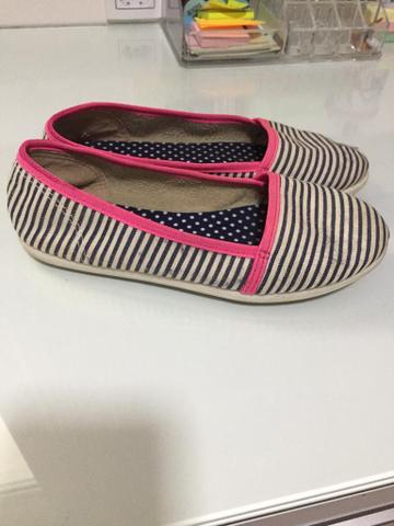 Lote com 2 sapatos - Foto 4