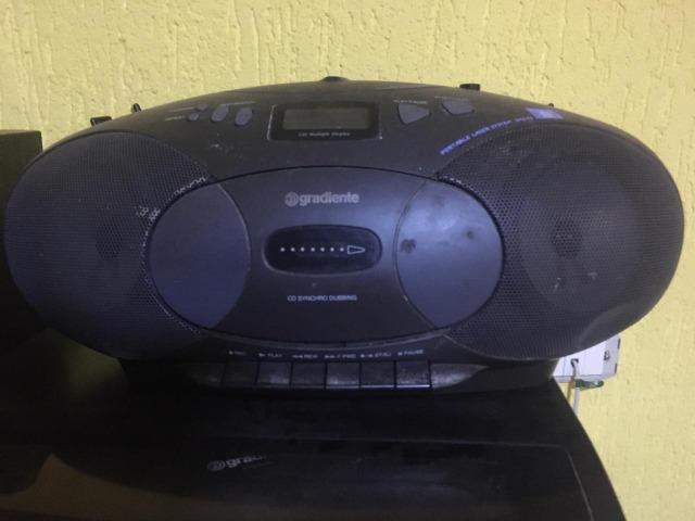 Radio portatil gradiente por 70,00