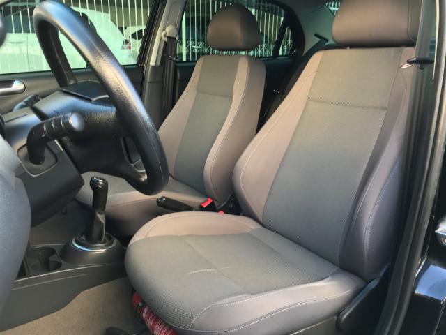 VOLKSWAGEN VOYAGE 2010/2010 1.6 MI COMFORTLINE 8V FLEX 4P MANUAL - Foto 7