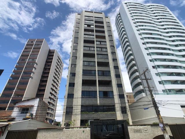 Apartamento Beira-mar 4 quartos, 2 suítes e 3 vagas, super conservado - Foto 19