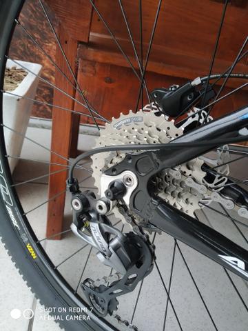 Bicicleta aro 29 First Atrix 27V Shimano alívio - Foto 4