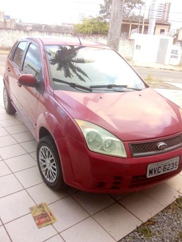 Ótimo carro , manutenção e documentação 4pinel novos muito econômico
