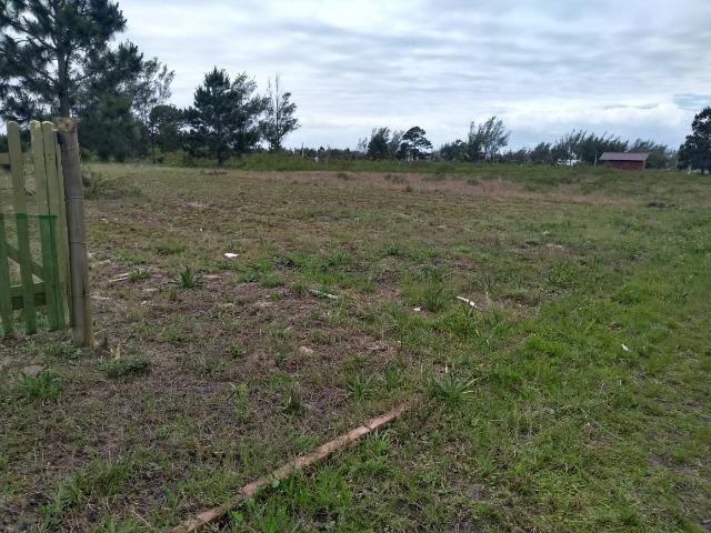 Terreno parcelado 700 mts do mar