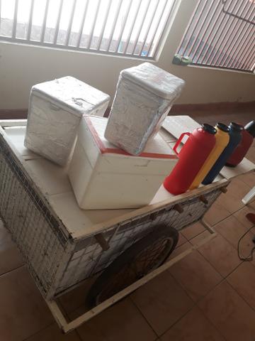 Carrinho de ferro de vender café