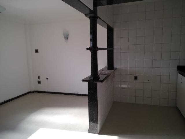 Alugo Apartamento com 03 Quartos com 01 vaga de Garagem - Foto 2