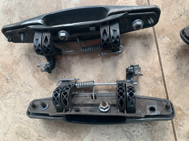 Maçaneta porta renault sandero/duster original cada 50 reais - Foto 2
