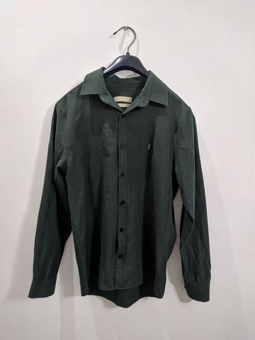 camisa social verde esmeralda