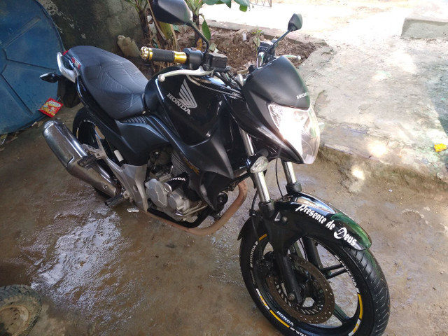 Cb300 bem conservada vando e troco por xre