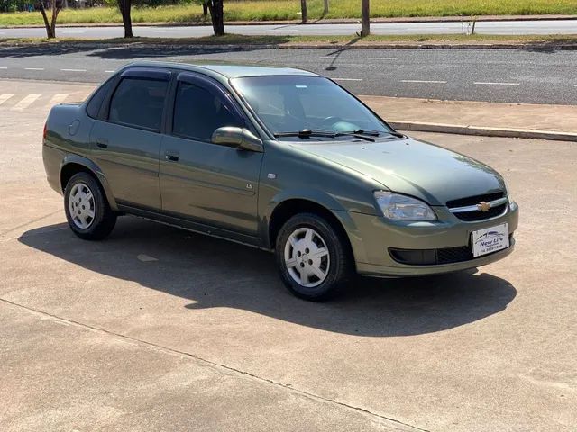 Corsa Sedan 1.0 MPFI LS 8V em Ribeirão Preto Flex 10/11 Prata