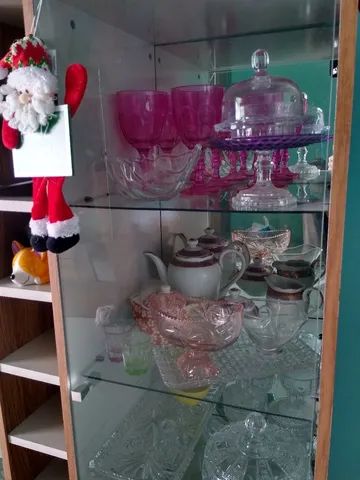 CRISTALEIRA ESPELHADA NOVA. NÃO ACOMPANHA ÍTENS  - Foto 2