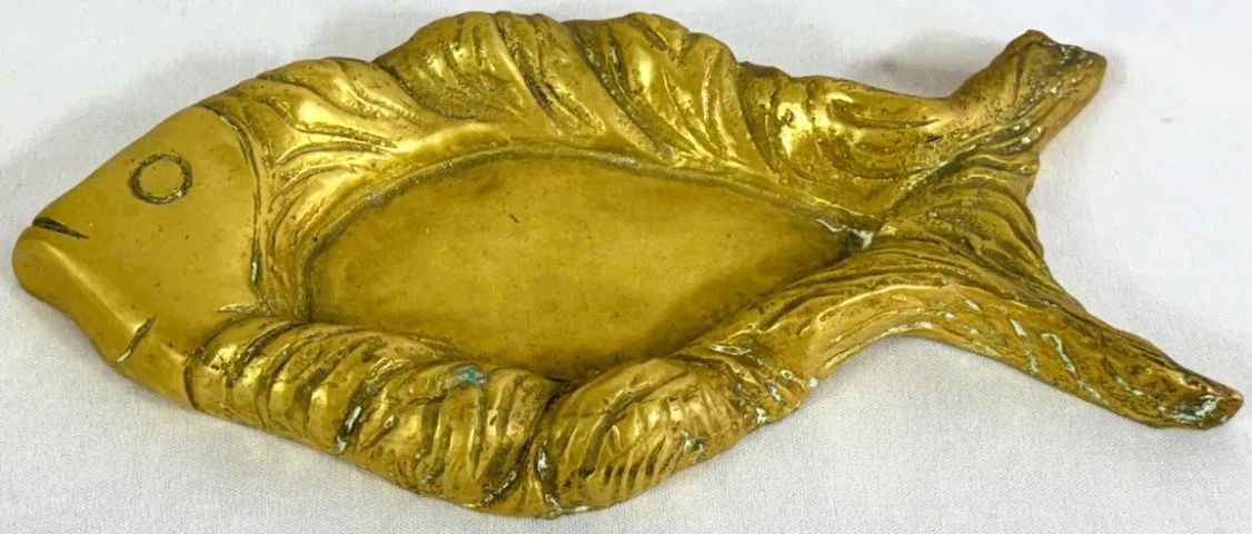 SEM ASSINATURA -Escultura Bronze dourado feitio Peixe trabalhada auto e baixo relevo *Desc - Foto 6