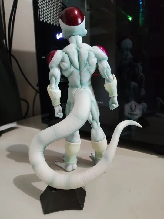 Boneco Freeza 24cm c/ 2 cabeças e 2 pares de mãos - Foto 4