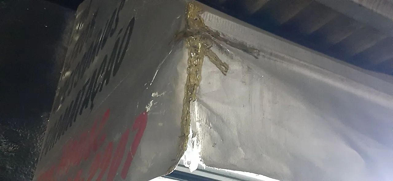 Lindo toldo para comércio  2.50 x 1.20lguns detalhes  pequenos  - Foto 3