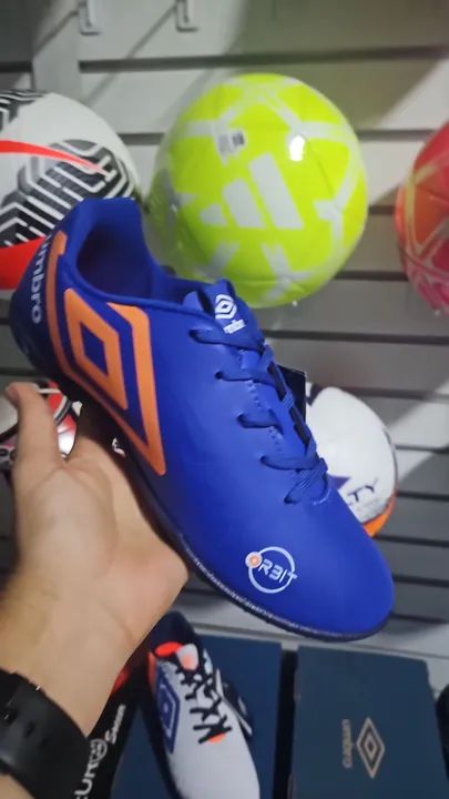 PROMOÇÃO CHUTEIRA UMBRO ORIGINAL-R$129.00 AVISTA. 