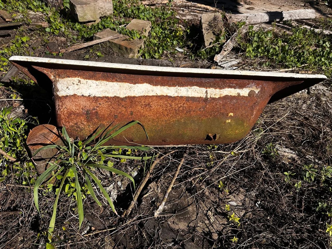 Banheira de Ferro Antiga