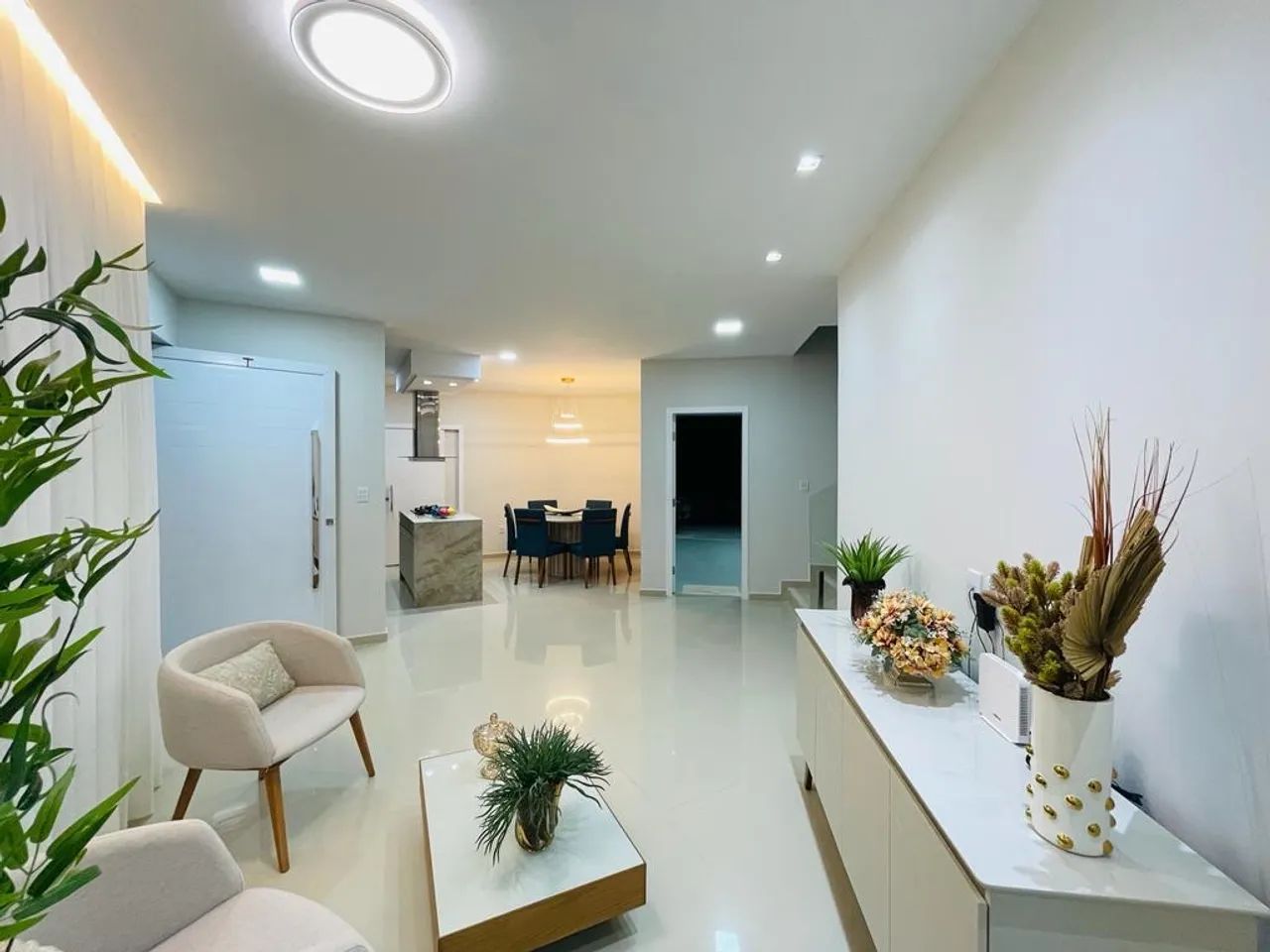 DUPLEX ESPETACULAR EM CONDOMÍNIO FECHADO