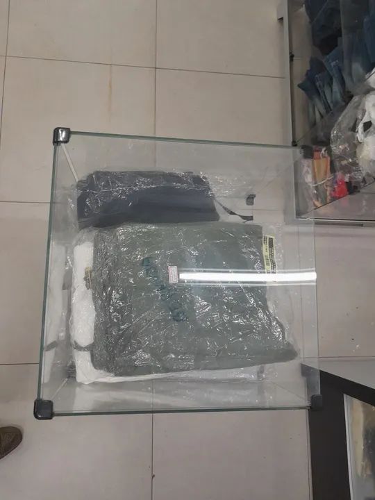 Balcao modulado de vidro com base de aluminio - Foto 4