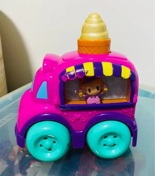 Brinquedos: casa de Chaves, Elmo e carro sorvete - Foto 2