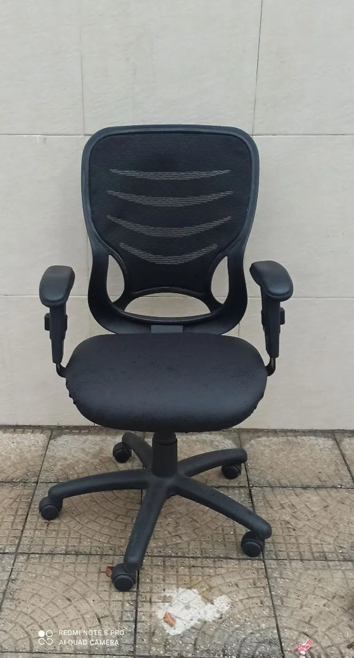 Cadeira de Escritório Ergonômica com Rodas