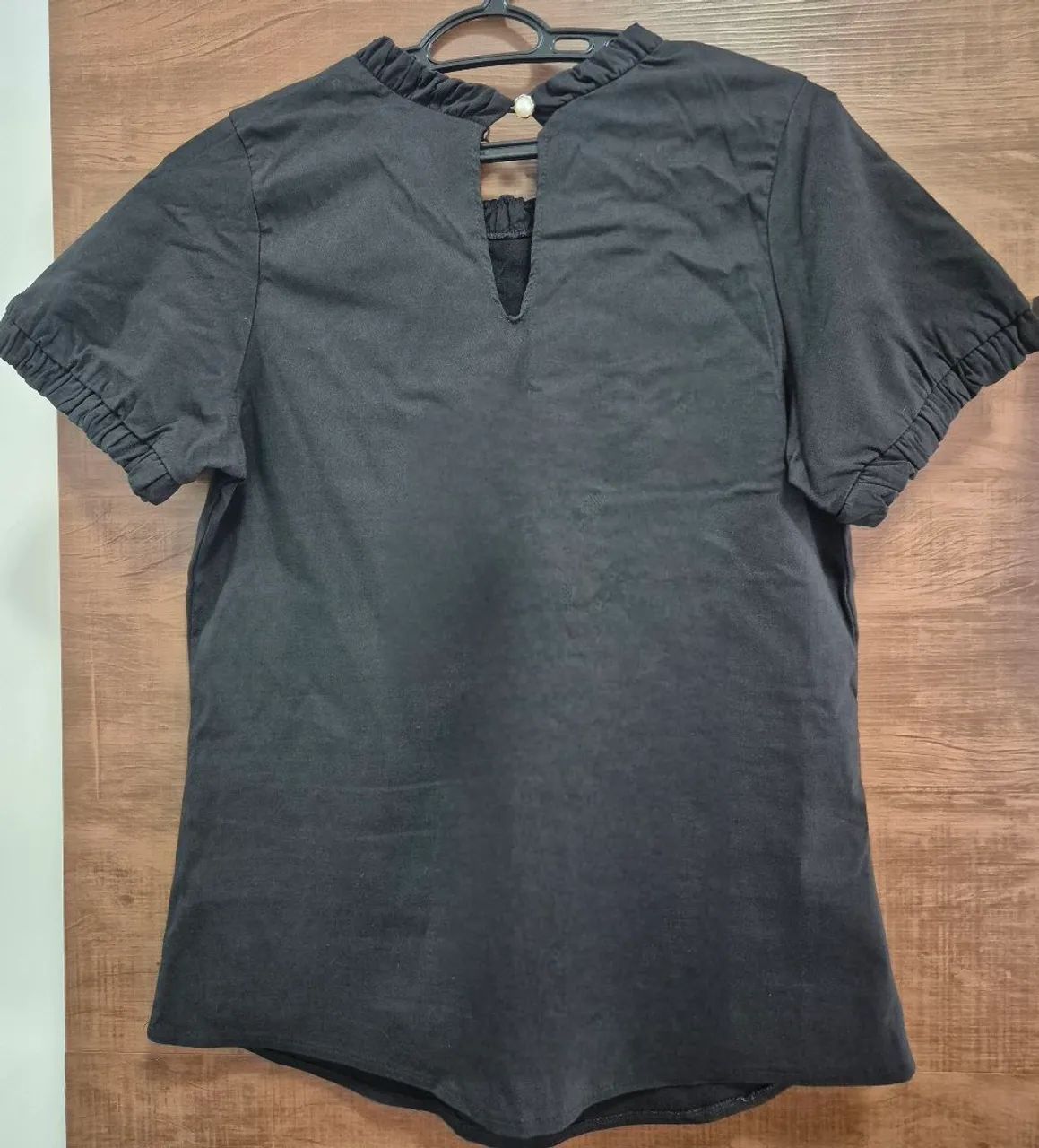 Blusa feminina linda com strass e perolas (preta) - Foto 4