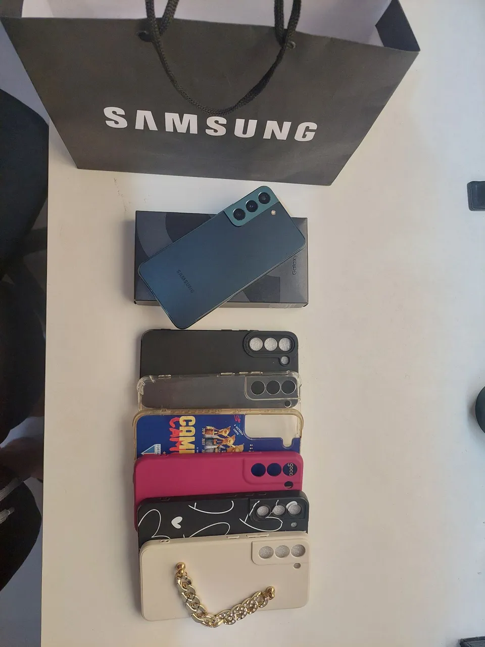 SAMSUNG S22 e 06 CAPAS.